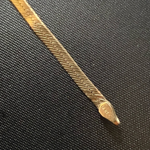 🔥🔥SUPER SALE🔥🔥PRICE FIRM✅👑14kt Solid Yellow Gold Herringbone Bracelet - Picture 2 of 13